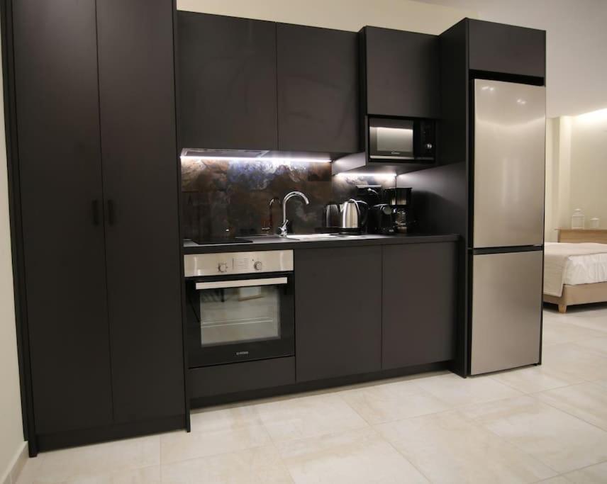 Eclectic Apartment Near Downtown Heraklion  Ngoại thất bức ảnh