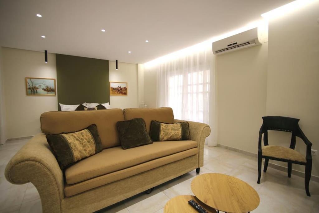 Eclectic Apartment Near Downtown Heraklion  Ngoại thất bức ảnh