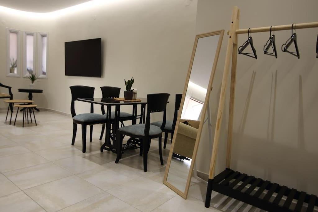 Eclectic Apartment Near Downtown Heraklion  Ngoại thất bức ảnh