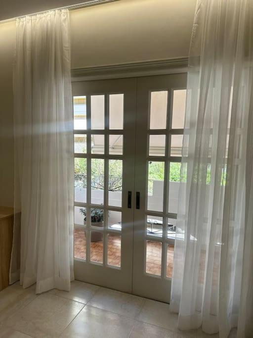 Eclectic Apartment Near Downtown Heraklion  Ngoại thất bức ảnh
