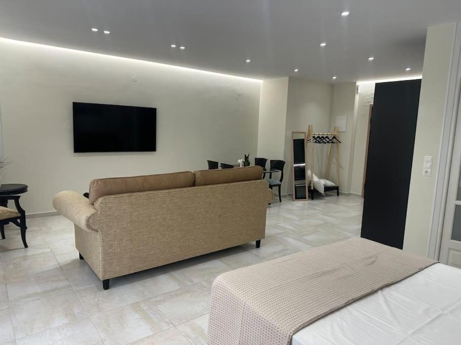 Eclectic Apartment Near Downtown Heraklion  Ngoại thất bức ảnh