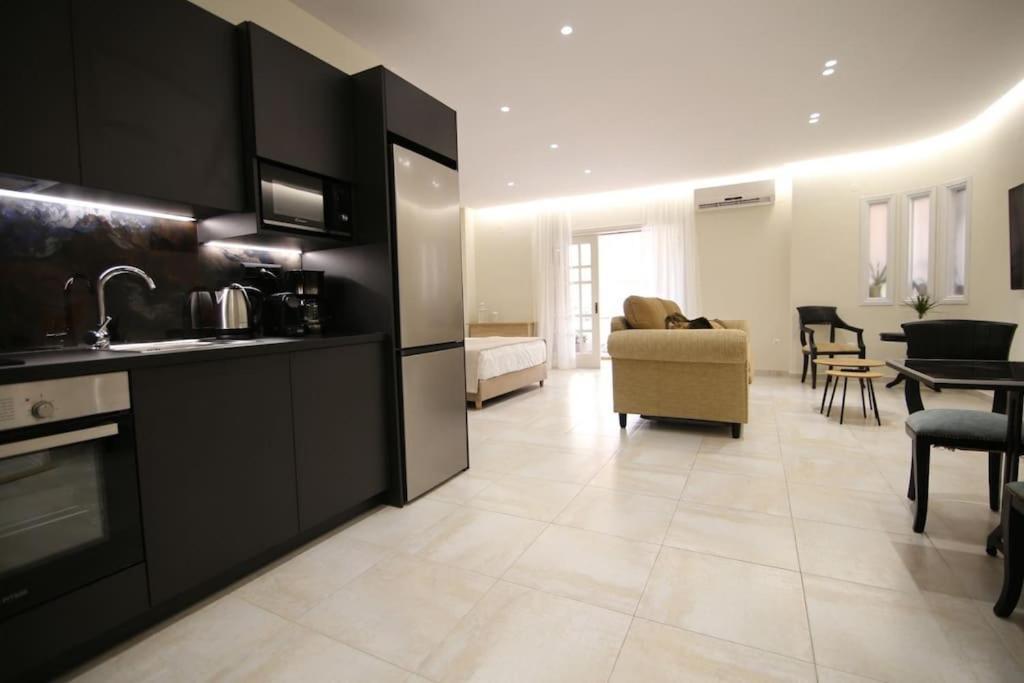 Eclectic Apartment Near Downtown Heraklion  Ngoại thất bức ảnh