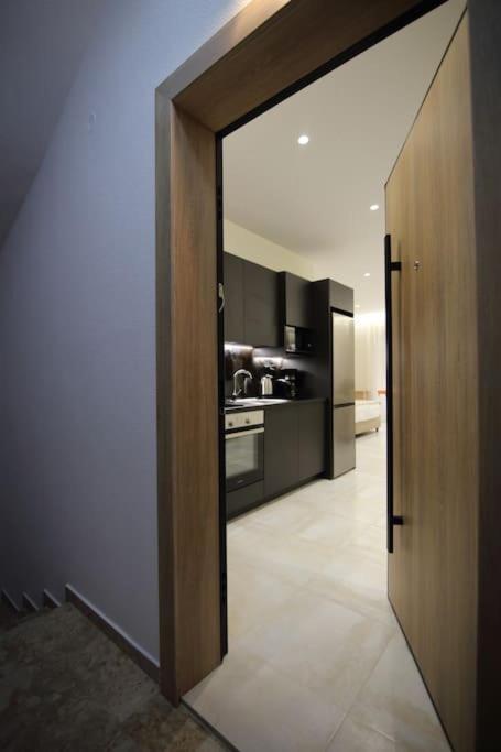 Eclectic Apartment Near Downtown Heraklion  Ngoại thất bức ảnh
