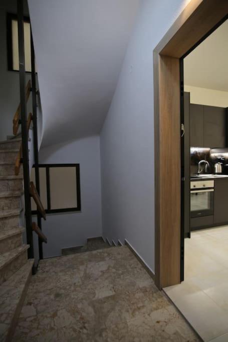Eclectic Apartment Near Downtown Heraklion  Ngoại thất bức ảnh
